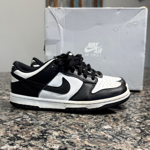 Nike Air Force 1 LE Black and White Sneakers EUC 4.5 Y - Picture 1 of 11